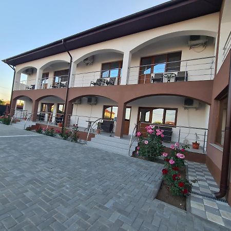 Casa Coco Hotel Două Mai Екстериор снимка