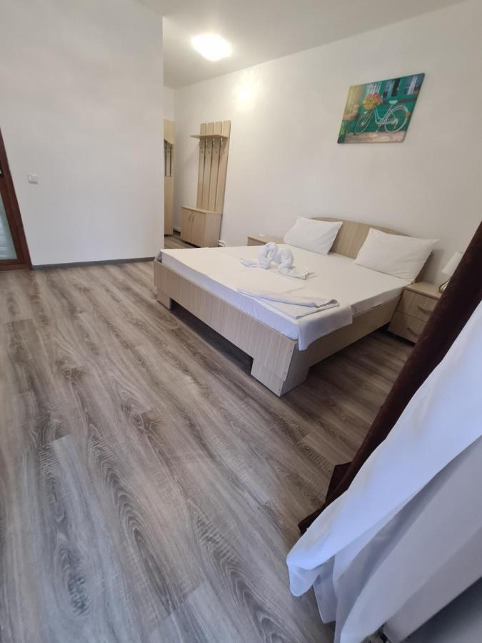 Casa Coco Hotel Două Mai Екстериор снимка